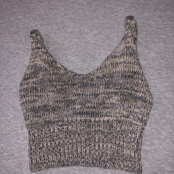 Ribbed Knit Cropped Tank - Picture 2 of 6